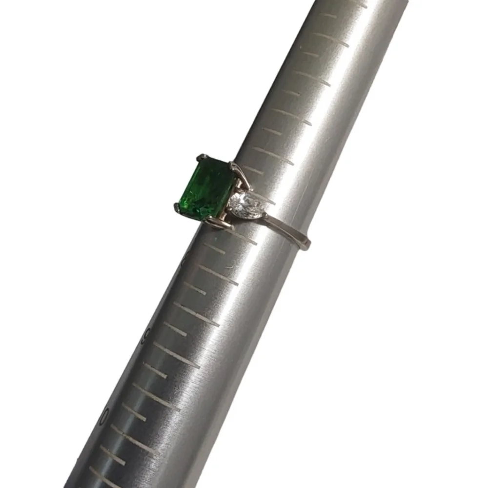 925 EMERALD & DIAMOND RING  SIZE 7 - Picture 4 of 4